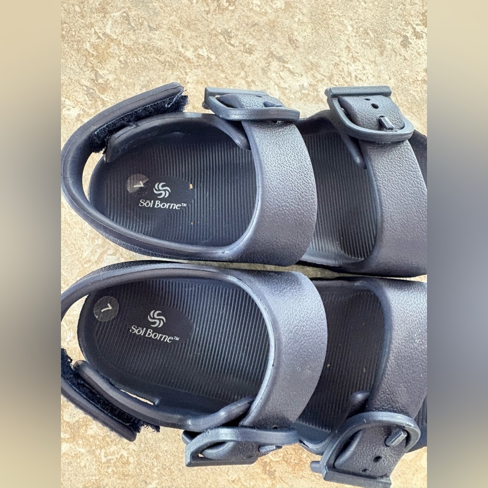 Toddler sandals - Picture 2 of 2